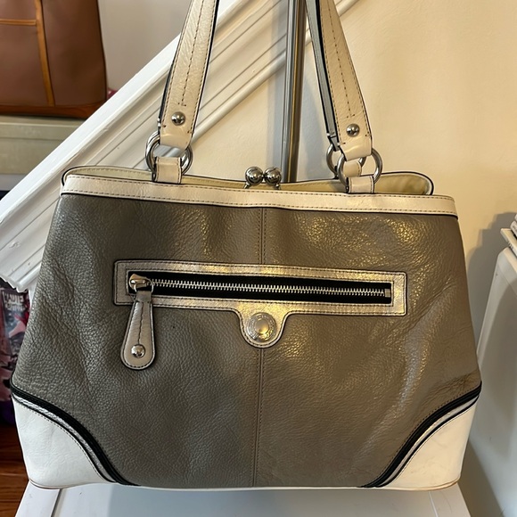 COACH LAURA SPECTATOR PEBBLED LEATHER KISS LOCK SHOULDER BAG - Picture 2 of 16